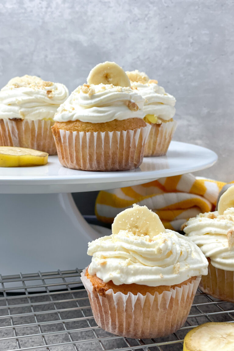 Banana Pudding Cupcakes Recipe - Zen And Honey