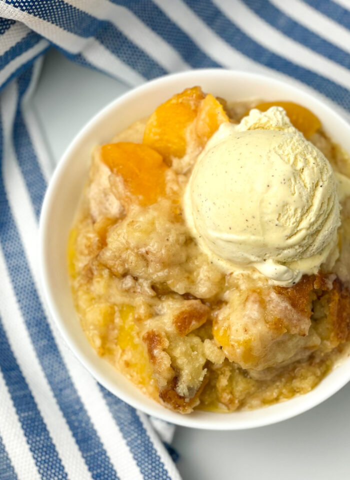 easy peach dump cake