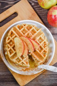 apple cinnamon waffles