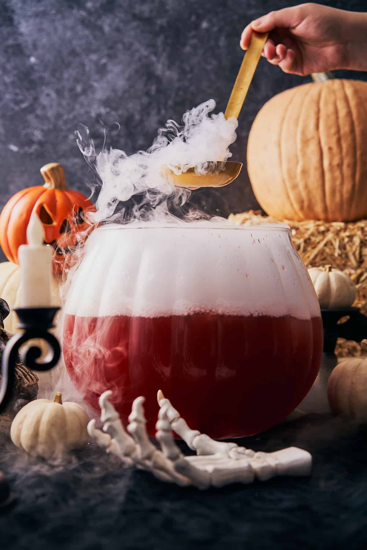 28 Spooky Halloween Drinks To Thrill Your Party Guests Zen And Honey