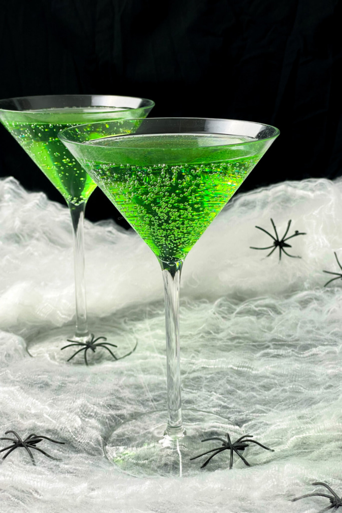 28 Spooky Halloween Drinks To Thrill Your Party Guests - ZEN AND HONEY