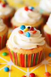 m&m cupcakes