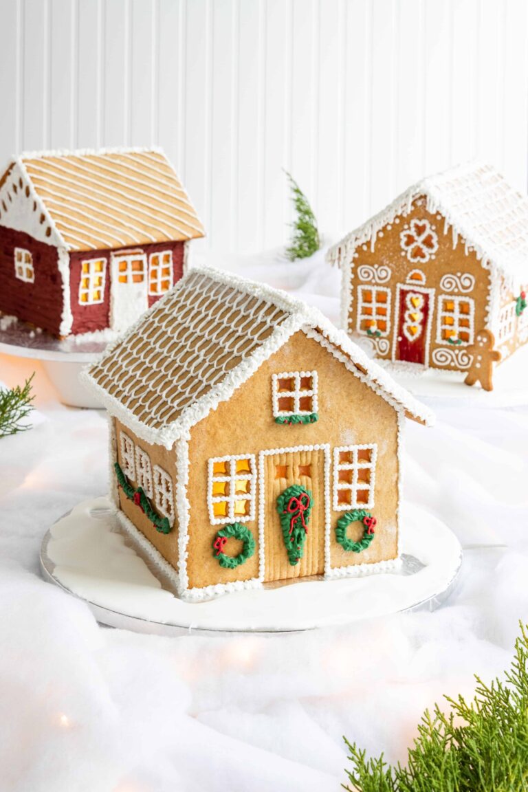10 Spectacular Gingerbread House Decorating Ideas for Christmas - ZEN ...