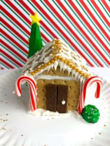 graham cracker gingerbread house