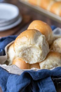 dinner rolls