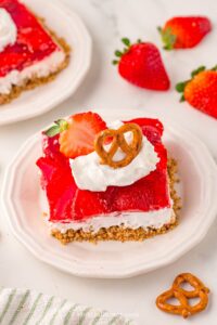 classic strawberry pretzel salad